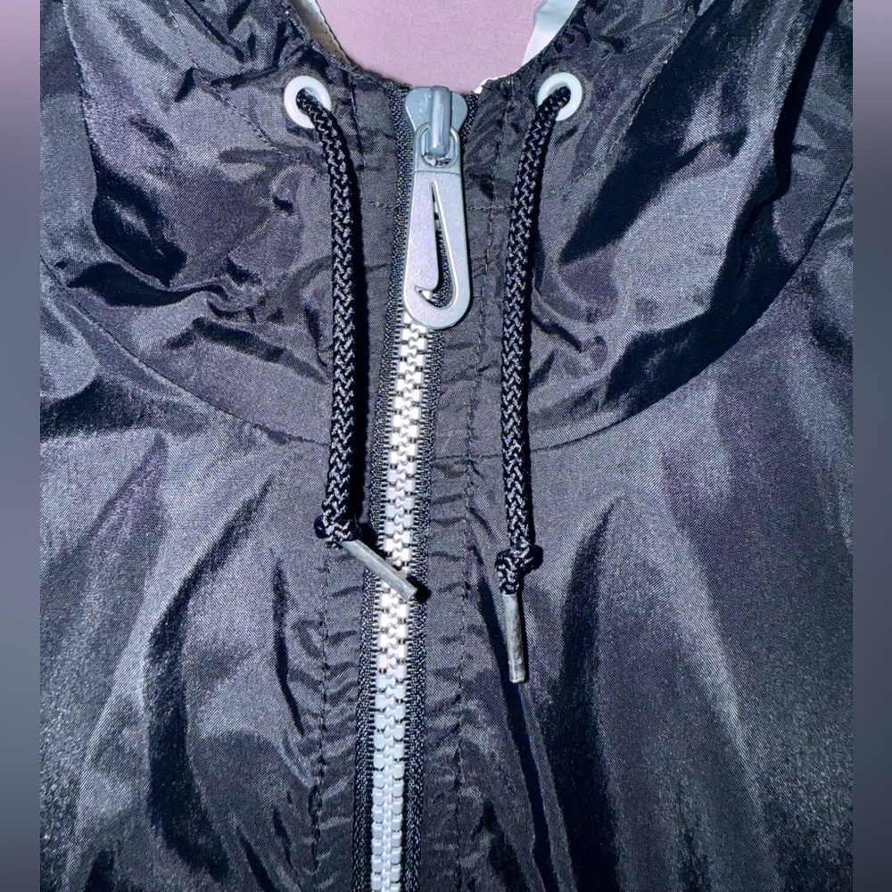 Nike Men’s Black Vintage Windbreaker (M) - Picture 5 of 13